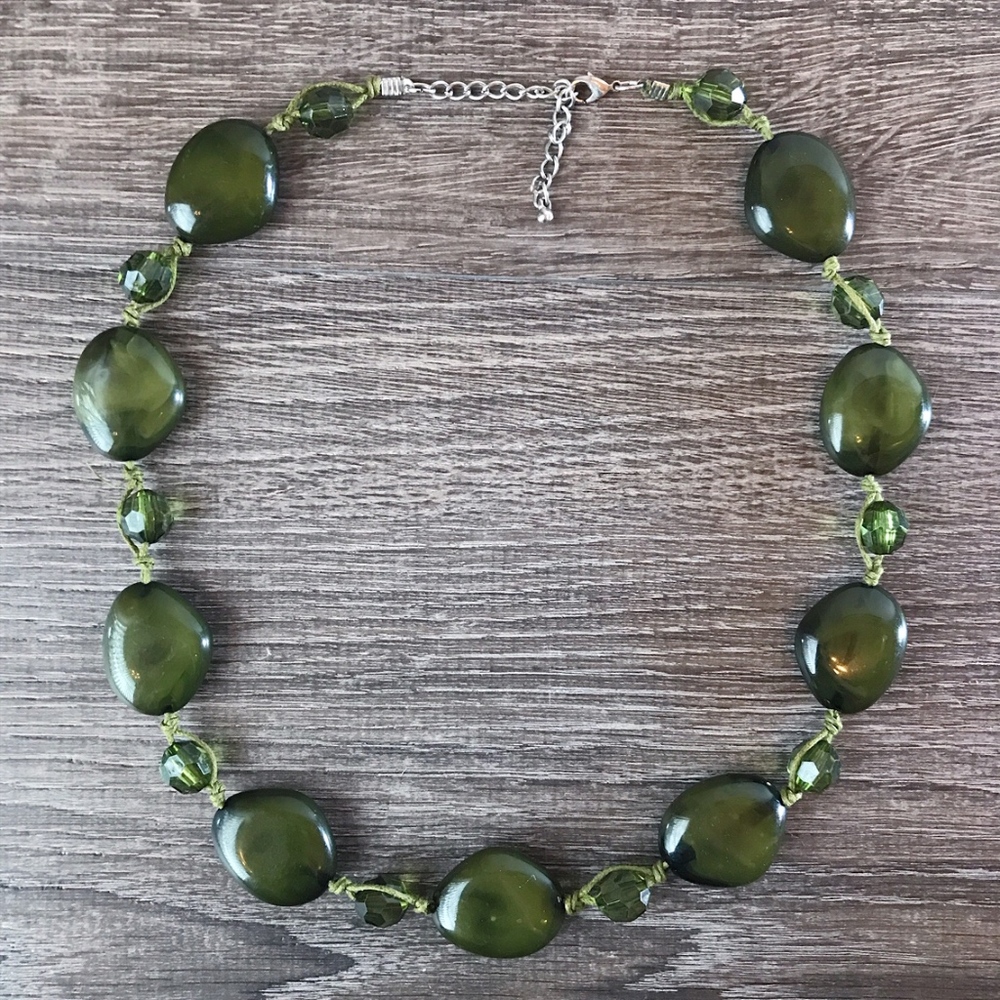 Emerald beaded necklace